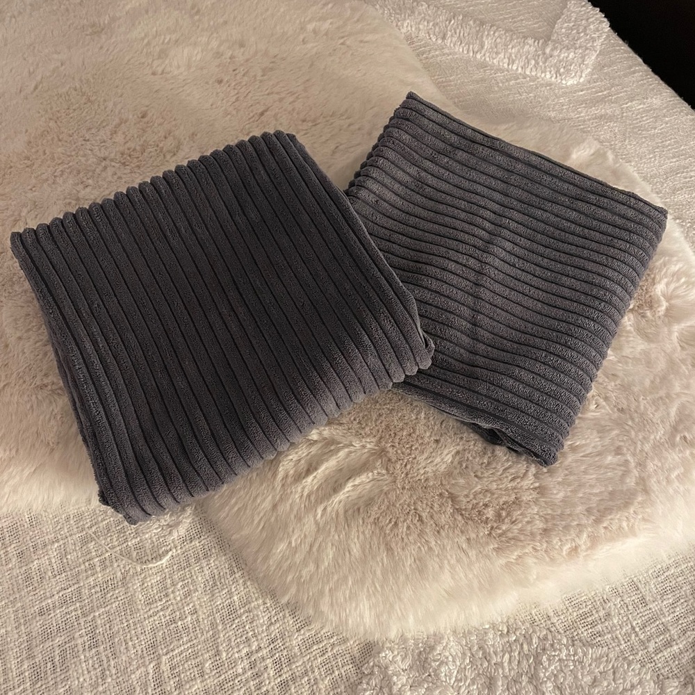 20x20 in. Ribbed, Pillow Covers.